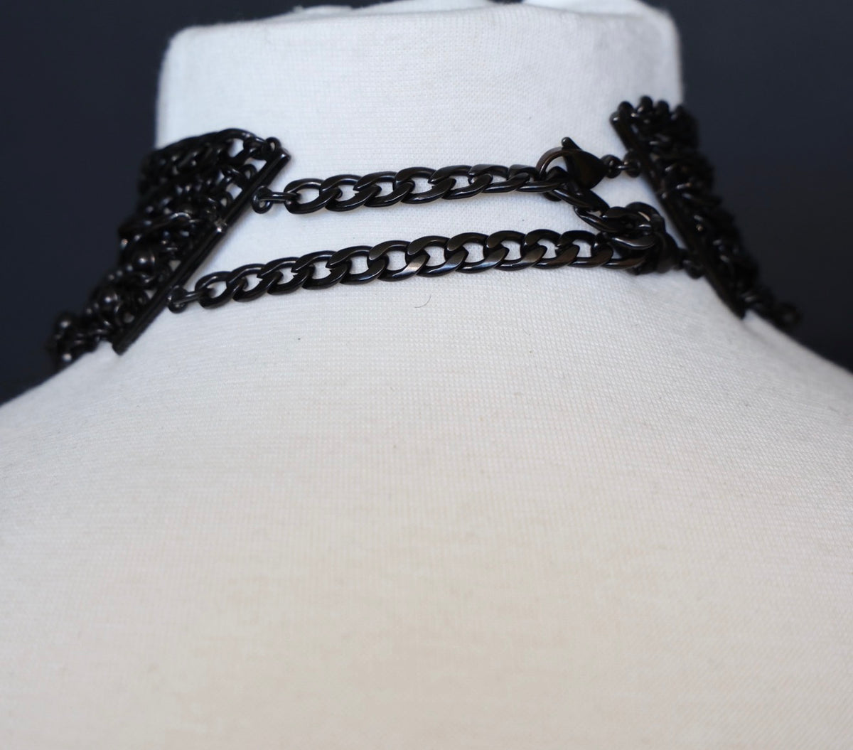 Noir Chain Choker
