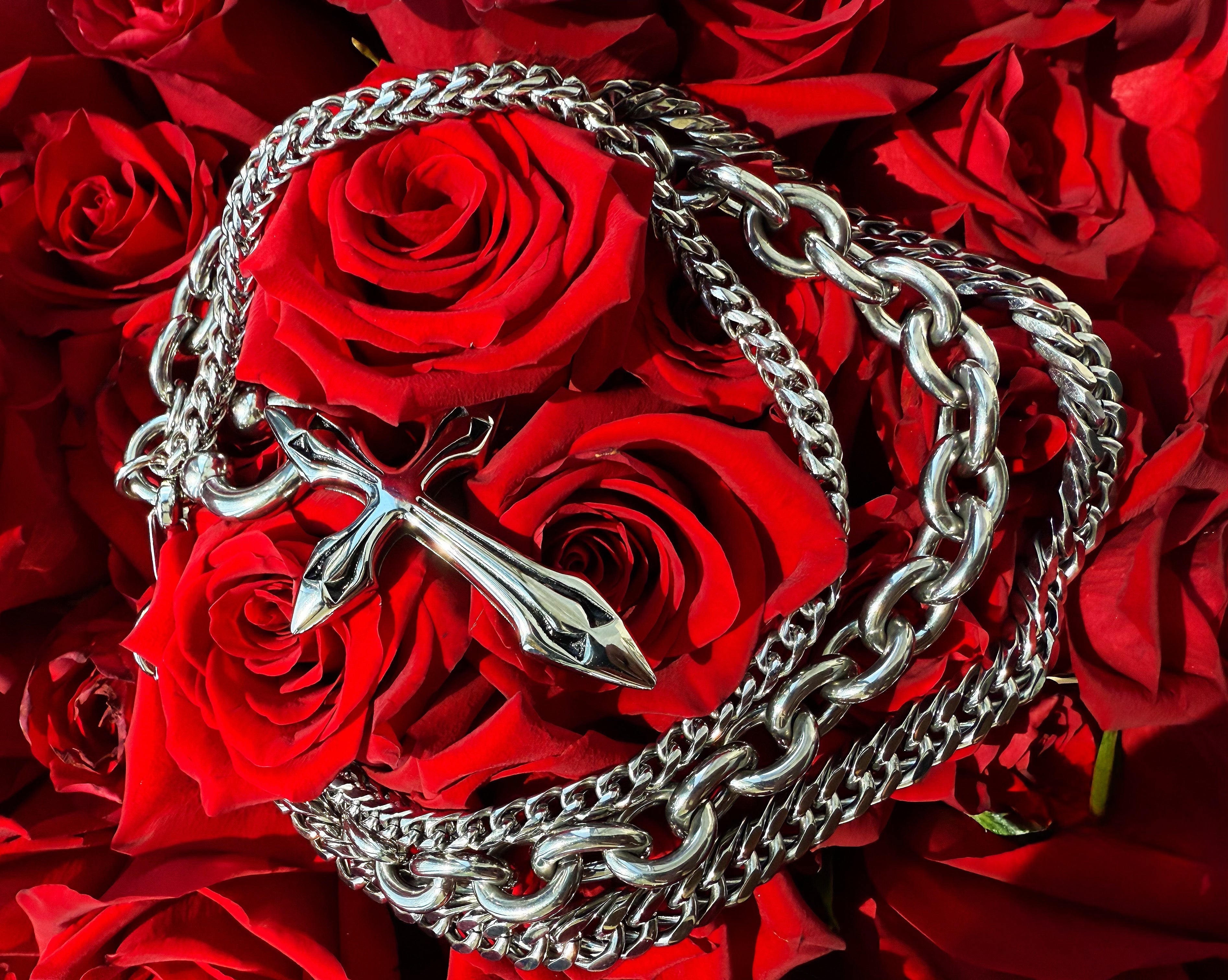Gothika Cross Chain – House of Chaos