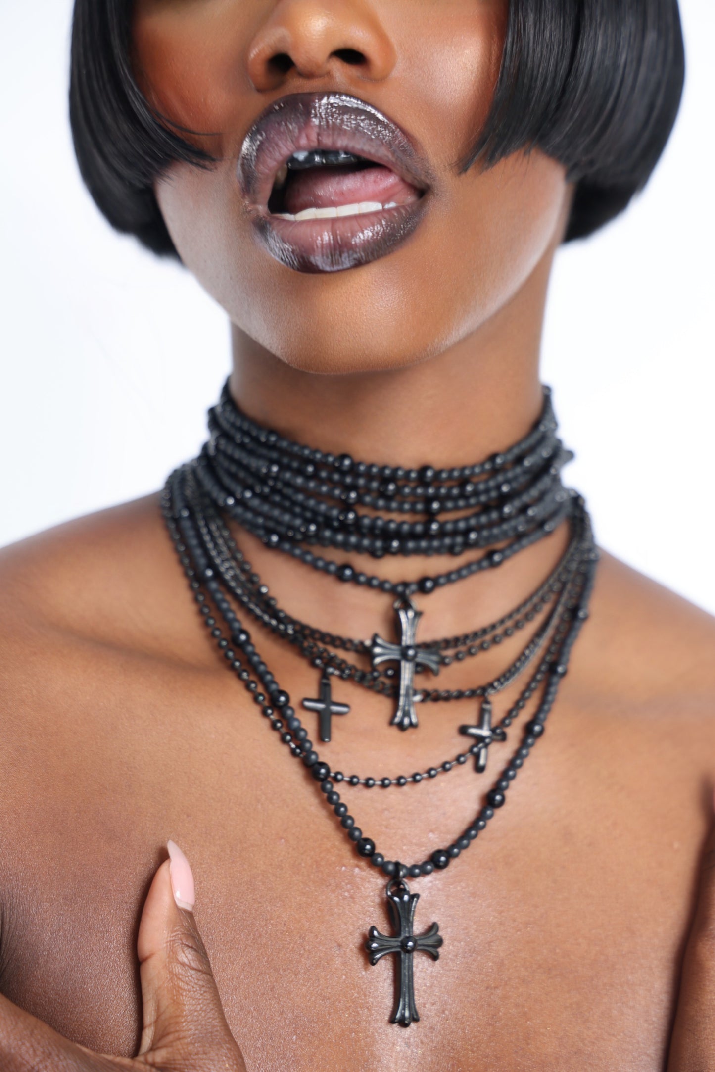 Noir Cross Choker