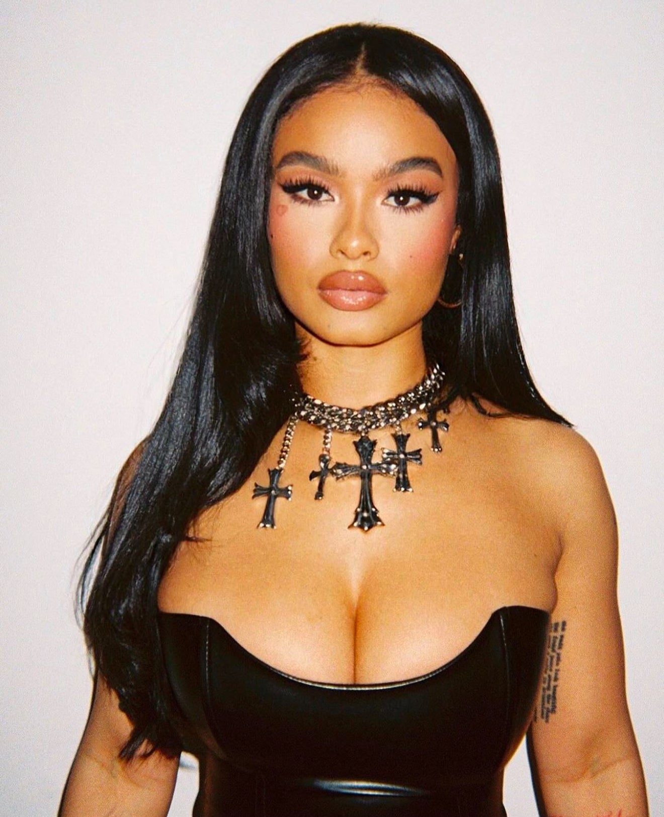Multi Cross Choker